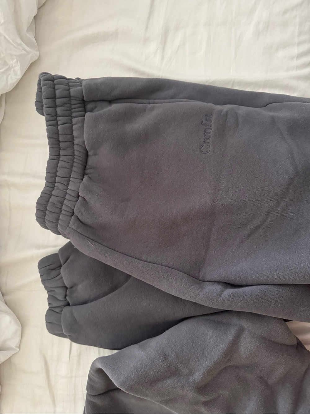 Woman’s Comfrt weighted sweat suit - Picture 3 of 3